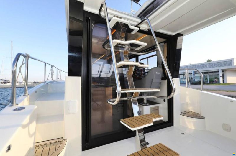 Cobra Futura 40 Grand Horizon