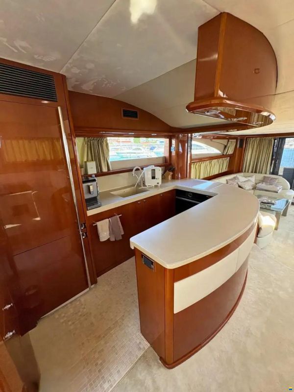 Princess 21M