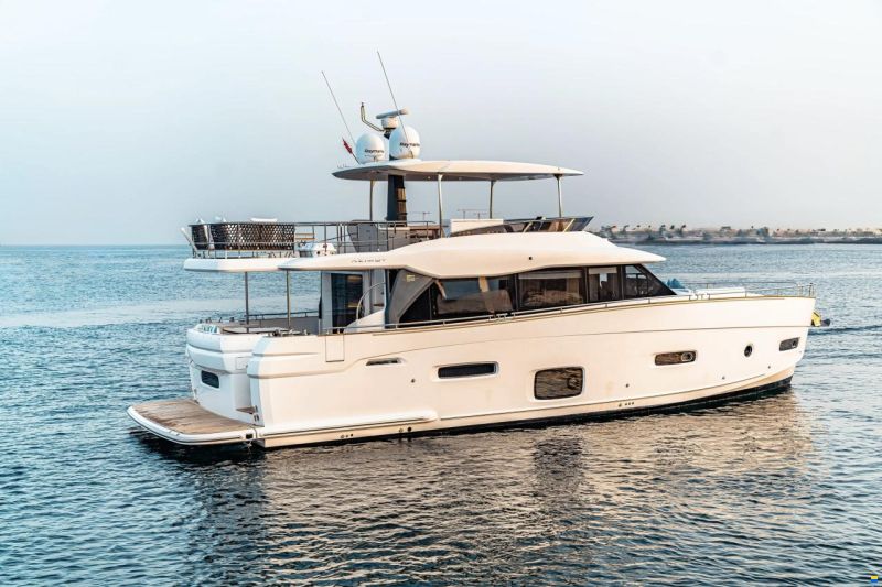 Azimut Magellano 66