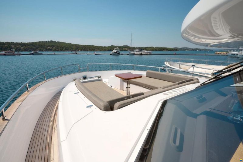 Azimut Magellano 66