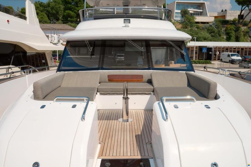 Azimut Magellano 66