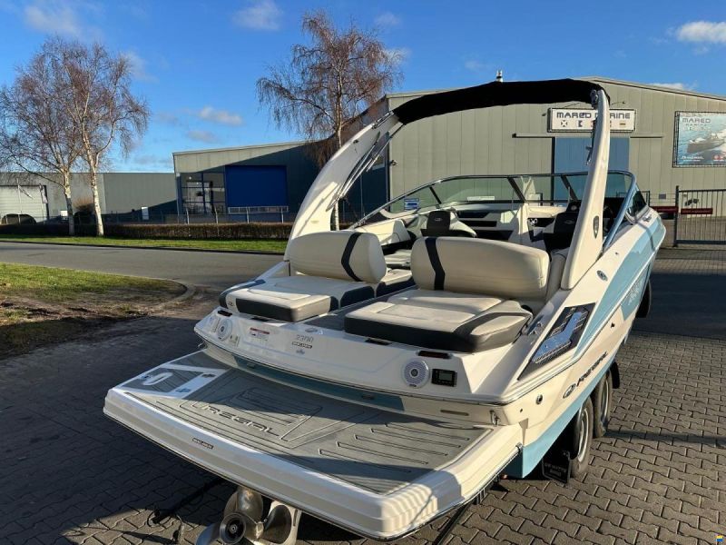Regal 2300 Bowrider