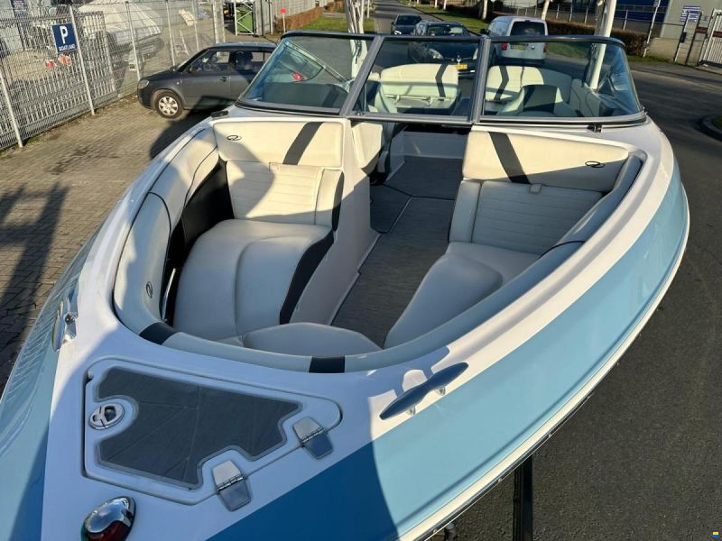 Regal 2300 Bowrider