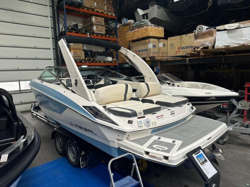 Regal 2300 Bowrider