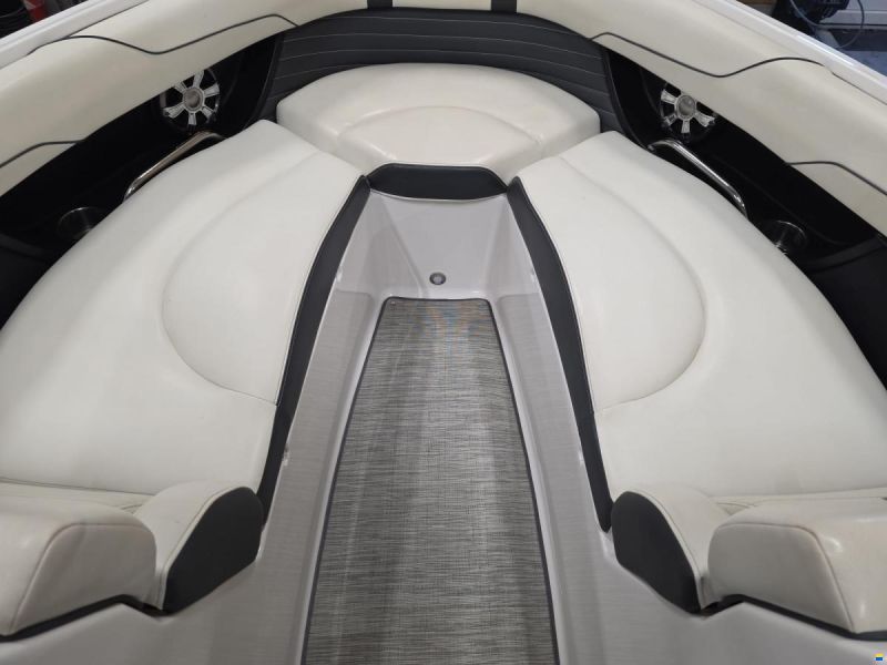 Regal 2300 Bowrider