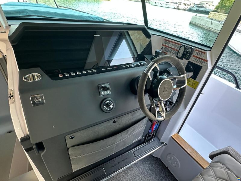 Axopar 37 Cross Cabin