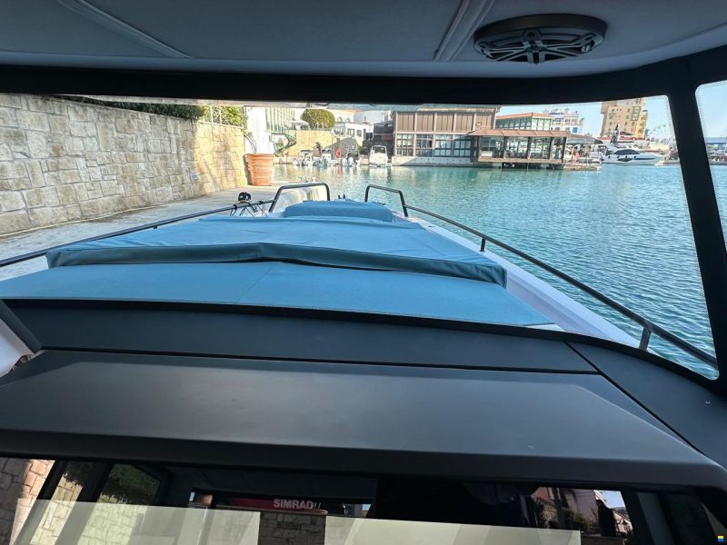 Axopar 37 Cross Cabin