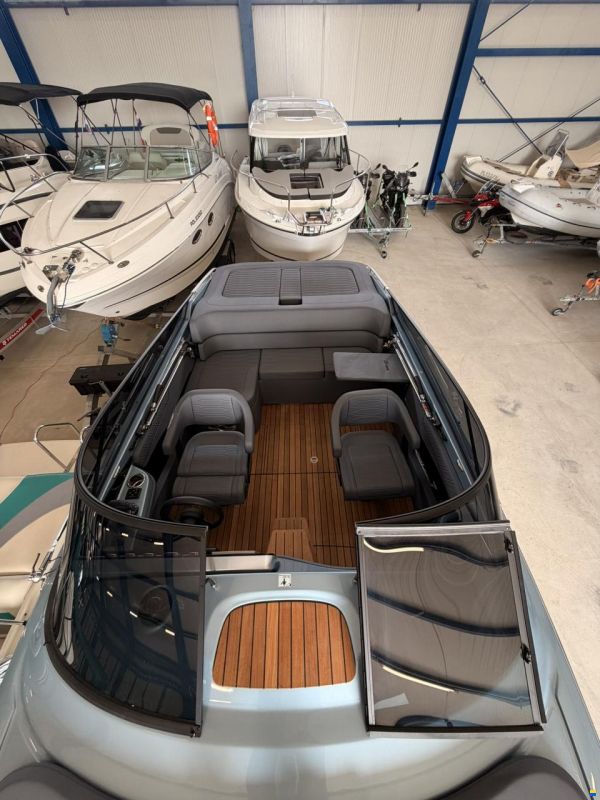 Cranchi E26