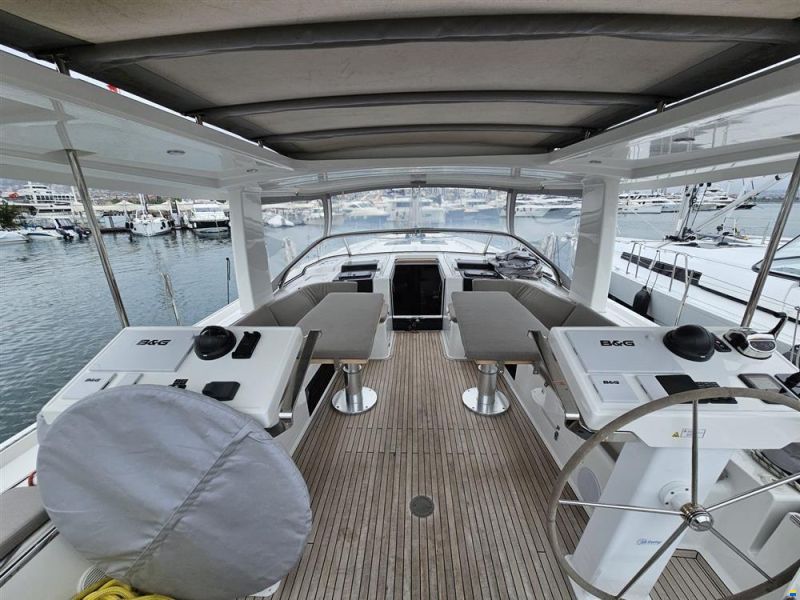 Hanse 548