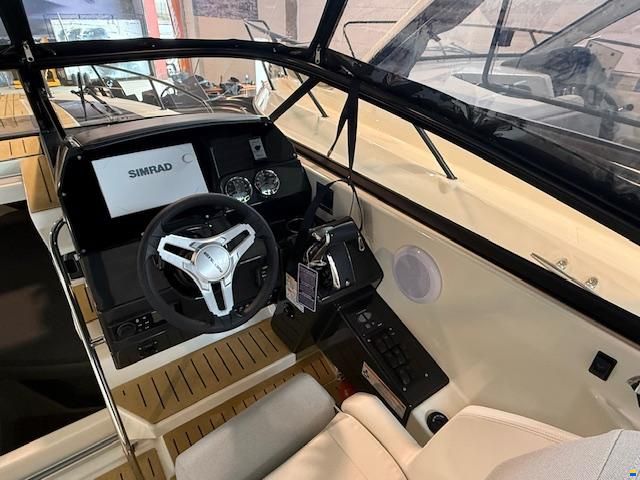 Quicksilver Activ 805 Cruiser mit 300PS