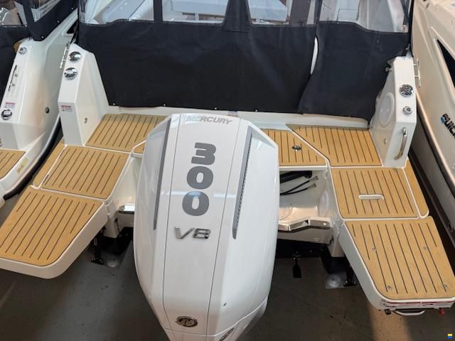 Quicksilver Activ 805 Cruiser mit 300PS