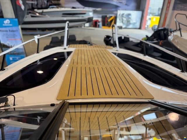 Quicksilver Activ 755 Cruiser mit 250PS
