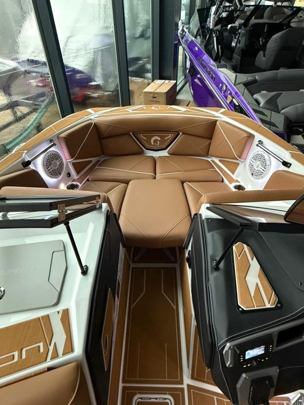 Centurion Nv213 2025