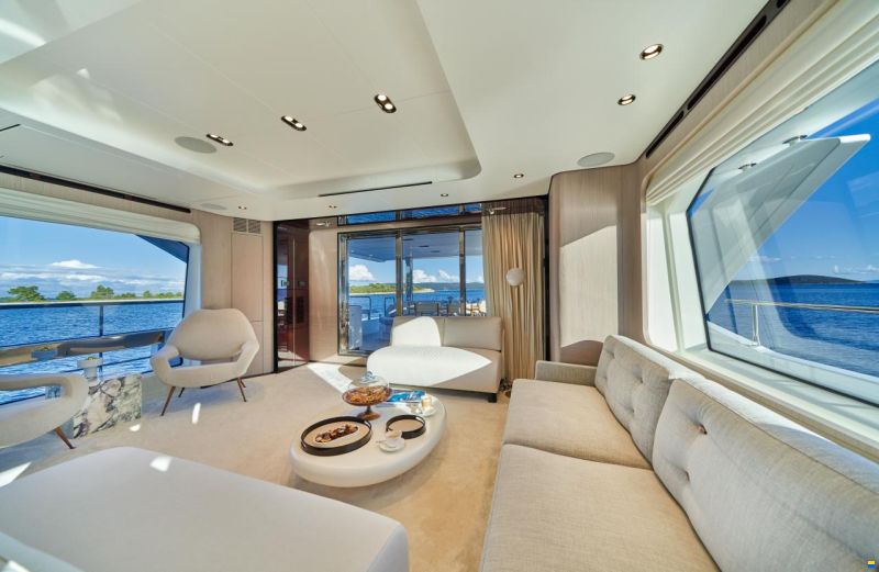 Azimut Grande 27M