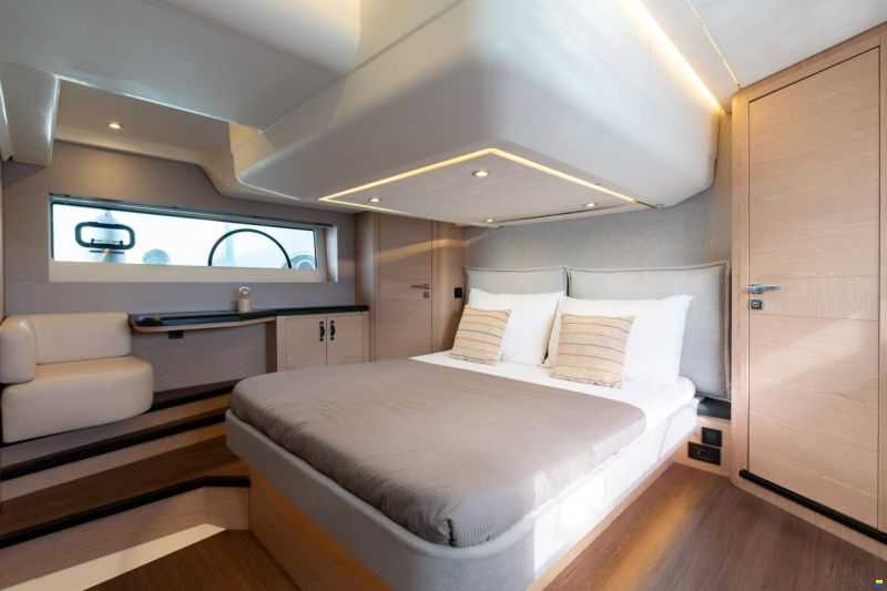 Monte Carlo Yachts MC52