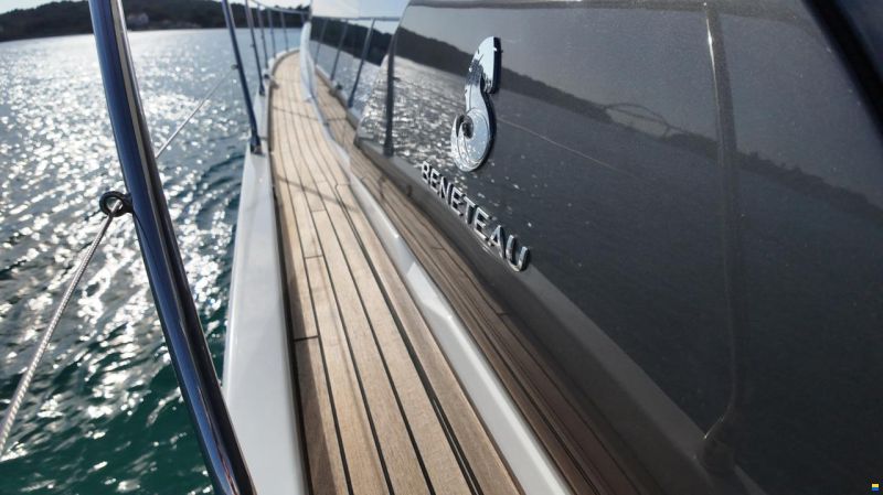 Monte Carlo Yachts MC52