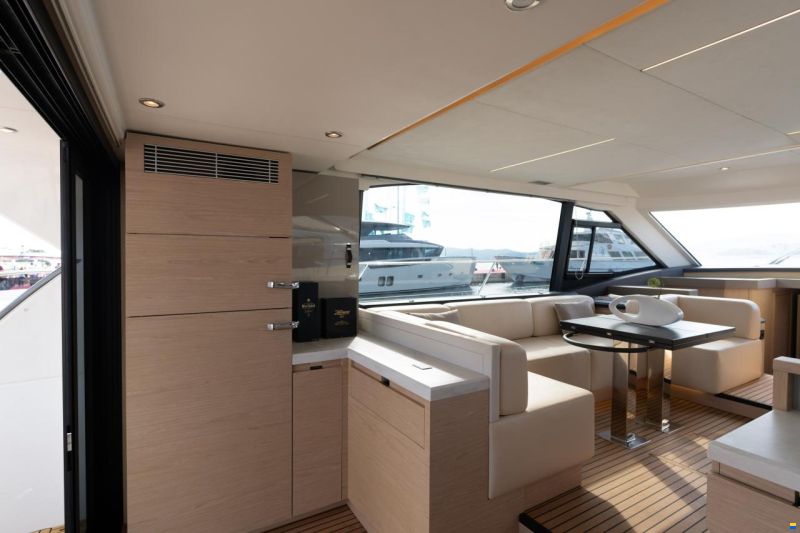 Monte Carlo Yachts MC52