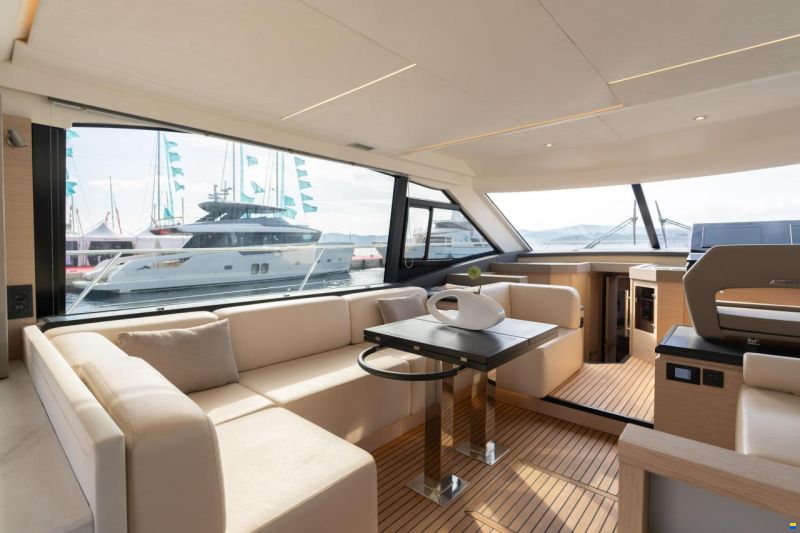 Monte Carlo Yachts MC52