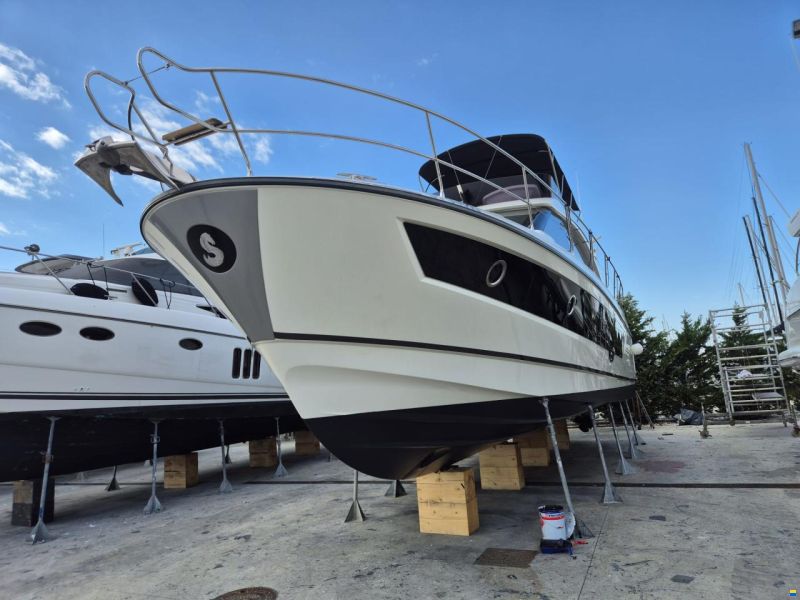 Monte Carlo Yachts MC52