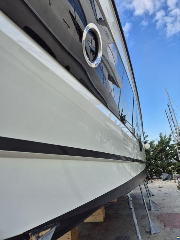 Monte Carlo Yachts MC52
