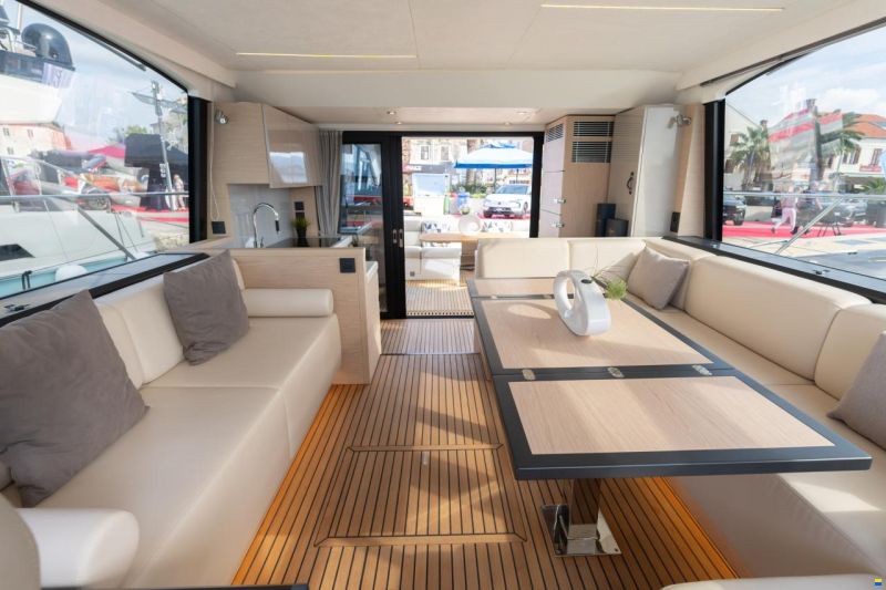 Monte Carlo Yachts MC52