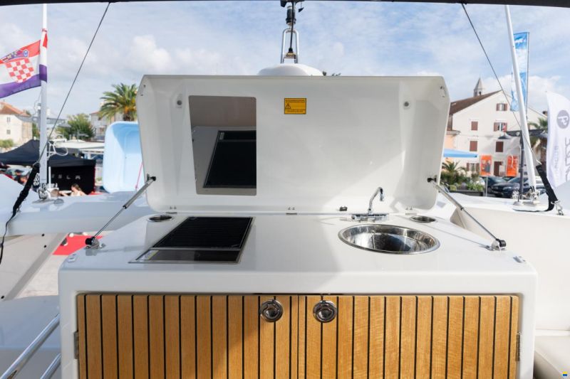 Monte Carlo Yachts MC52