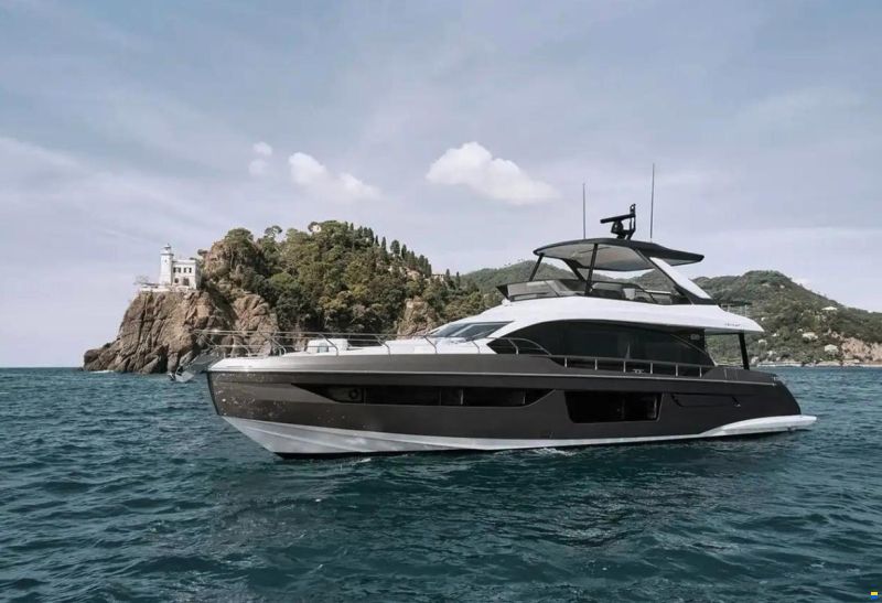 Azimut 68 FLY