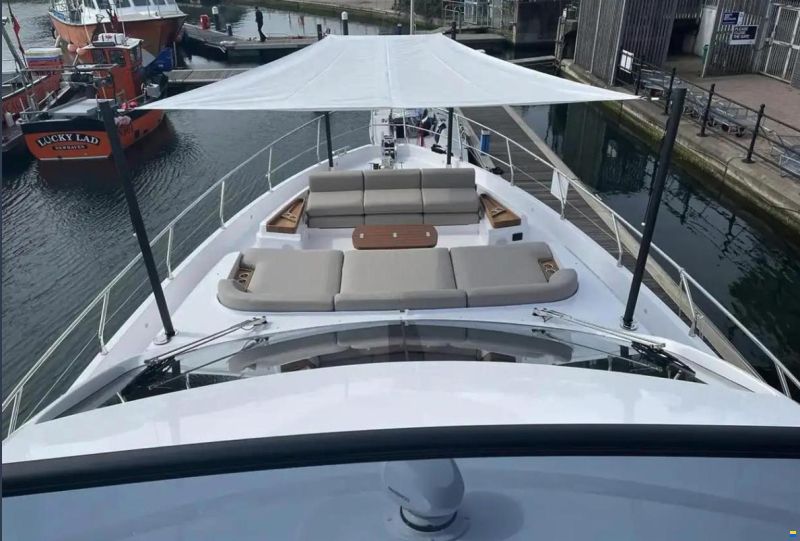 Azimut 68 FLY