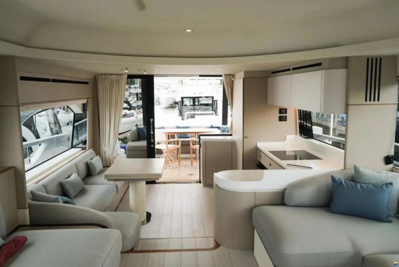 Azimut 68 FLY