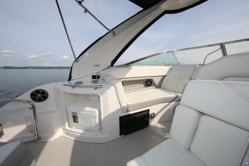 Regal 28 Express Hensa Edition