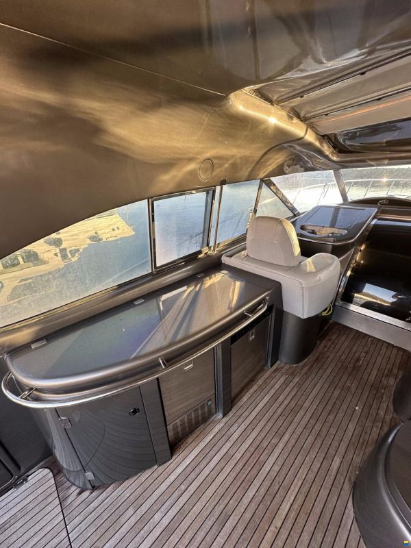 Sunseeker Predator 60