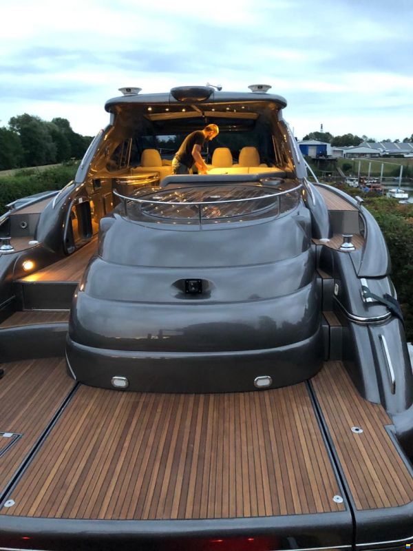 Sunseeker Predator 60