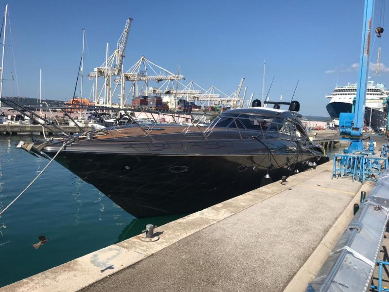 Sunseeker Predator 60