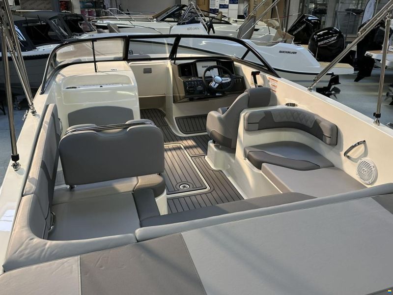 Bayliner VR6 Bowrider