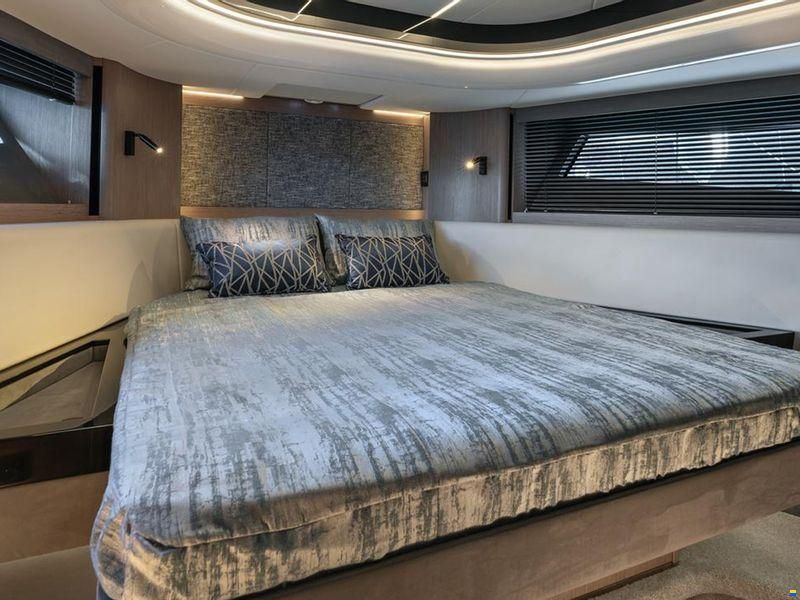 Sunseeker Superhawk 55