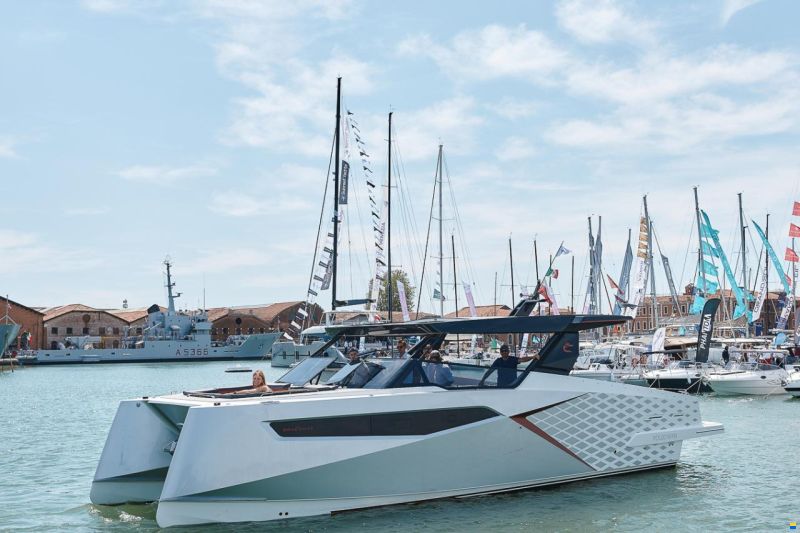 Dracan 42 Power Catamaran