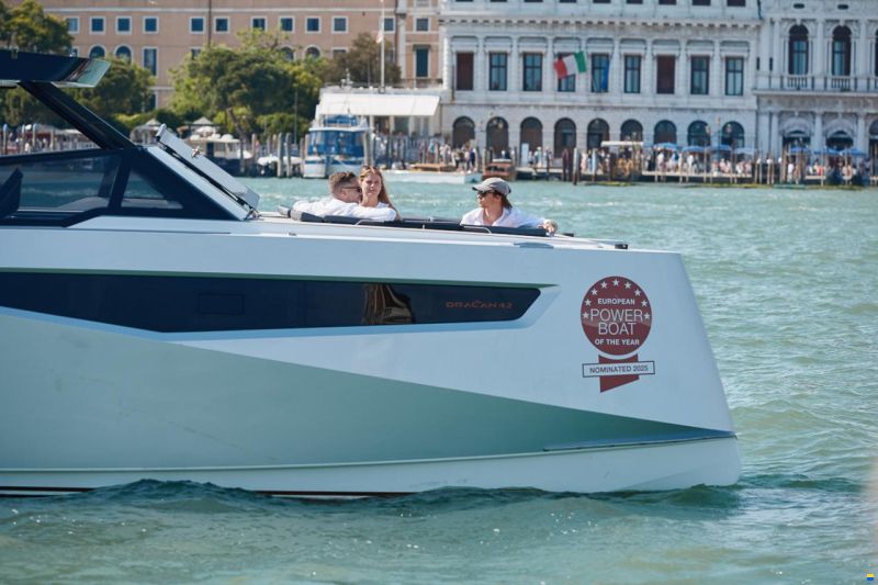 Dracan 42 Power Catamaran