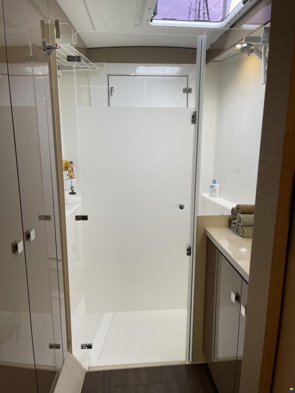 Fountaine Pajot Lucia 40