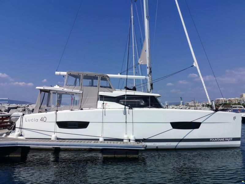 Fountaine Pajot Lucia 40