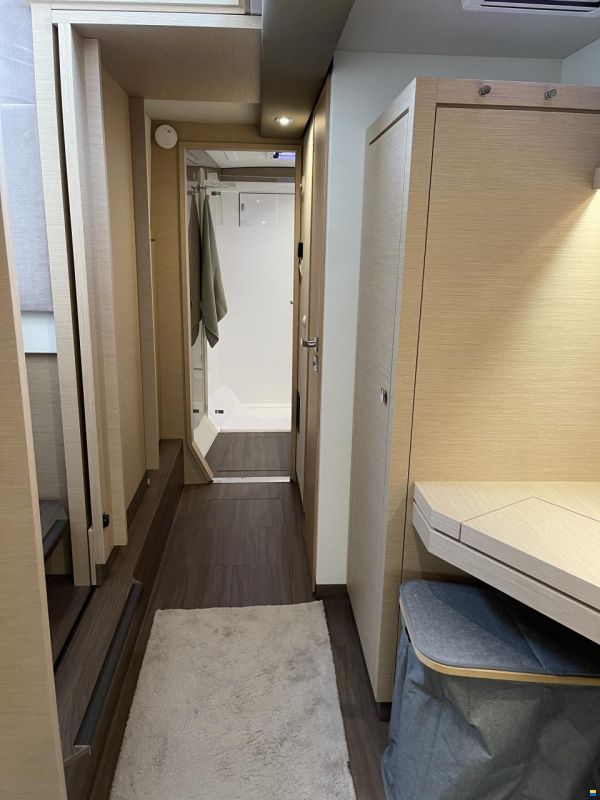 Fountaine Pajot Lucia 40