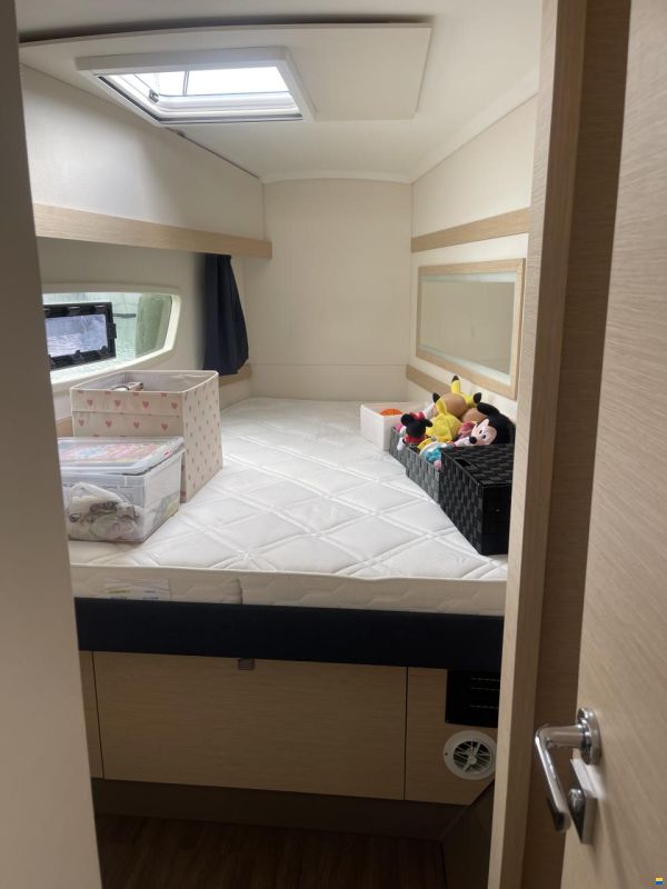 Fountaine Pajot Lucia 40