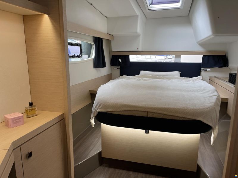 Fountaine Pajot Lucia 40