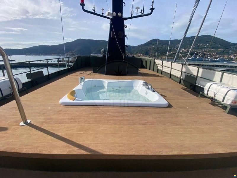 Benetti Tugboat