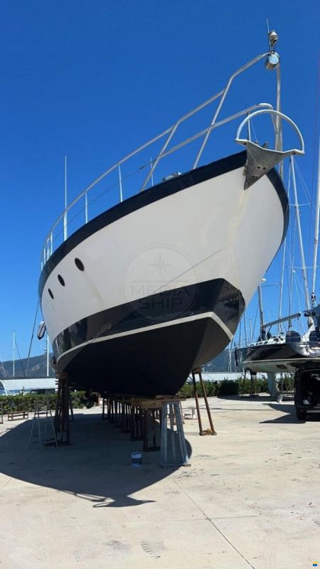 Cantieri di Pisa Akhir 18