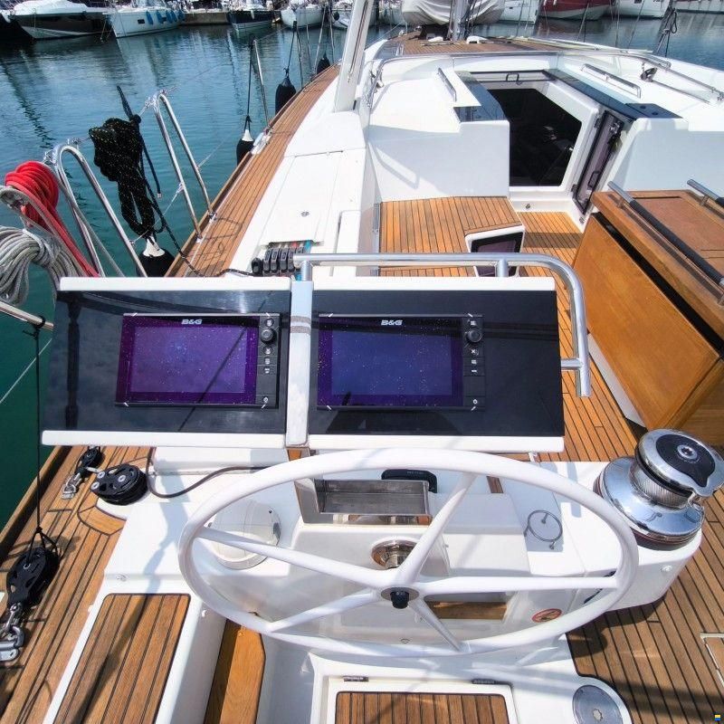 Beneteau OCEANIS 55