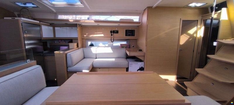 Dufour 530