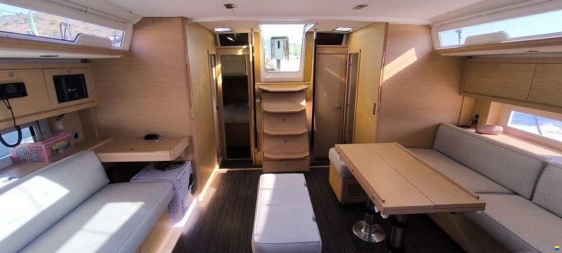 Dufour 530