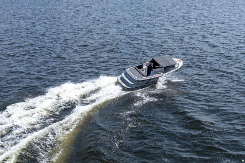 Oud Huijzer 740 Tender