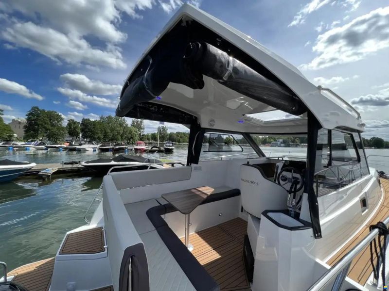 Nauticat 990 Neon
