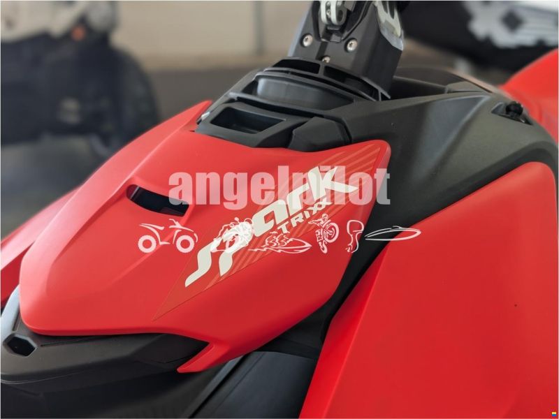 BRP Spark Trixx 900 HO ACE 1UP